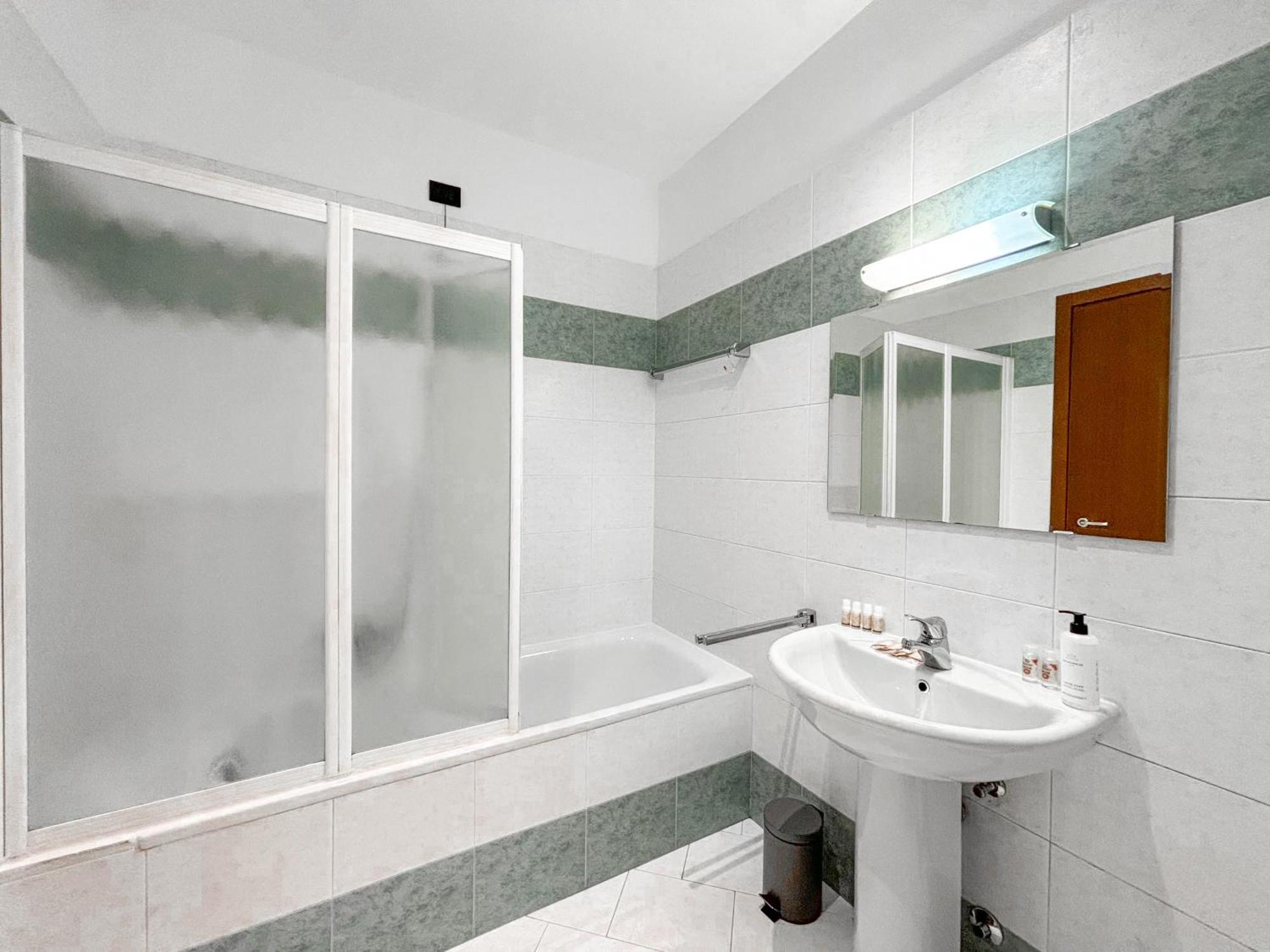 Апартаменти Bilocale Con Terrazzo E Box Auto Su Richiesta Комо Екстер'єр фото